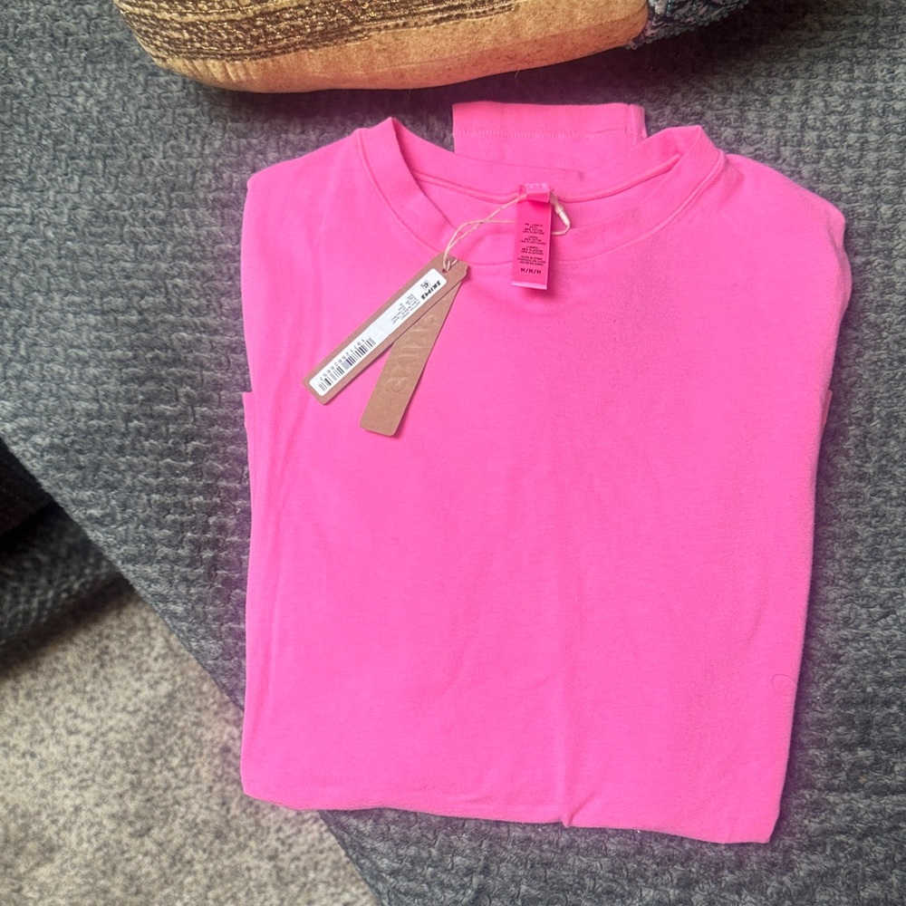 SKIMS Long Sleeve Tee in Bright Pink